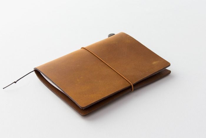 Traveler’s Notebook Passport Size pieni muistikirja, vaaleanruskea